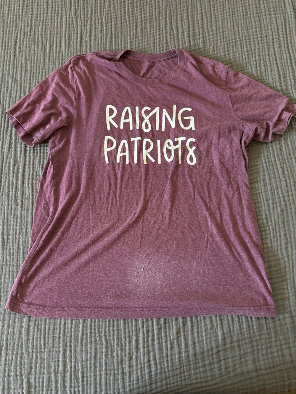 Women’s XL "Raising Patriots" Graphic Tee in Mauve